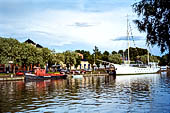 Porvoo (Borg), lungo le rive del fiume Porvoonjoki. 